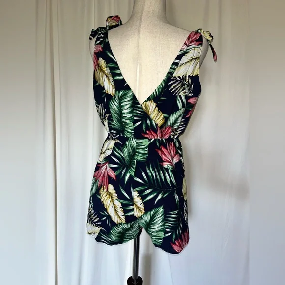 Superdown Penelope Romper in Navy with Tropical Green Palm Leaf Print - Picture 4 of 6